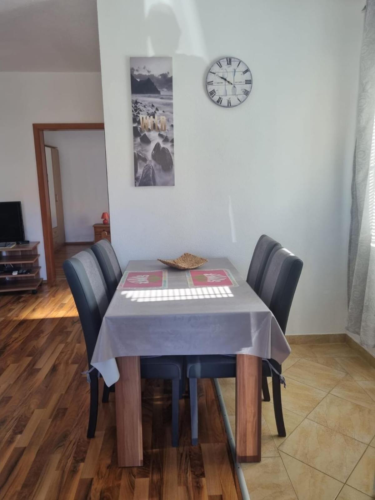 Santoni Apartment Vir Luaran gambar