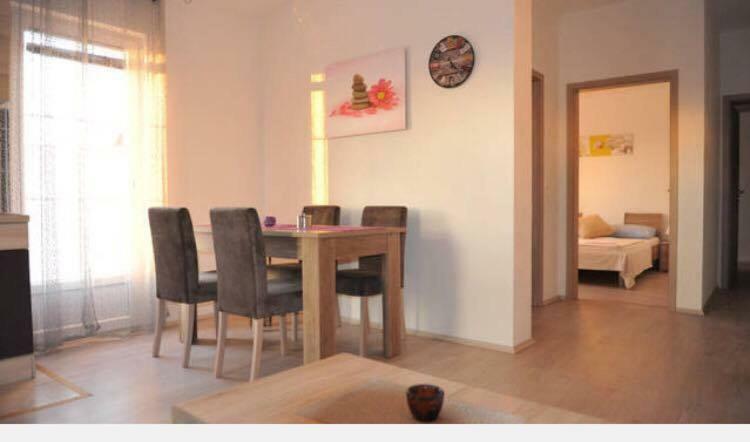 Santoni Apartment Vir Luaran gambar