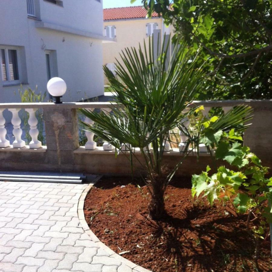 Santoni Apartment Vir Luaran gambar