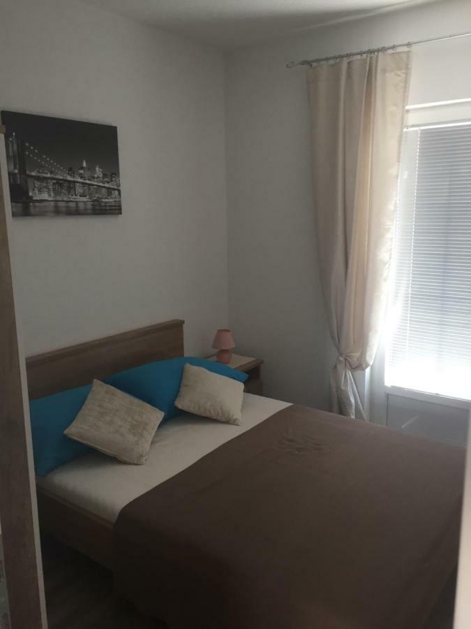 Santoni Apartment Vir Luaran gambar