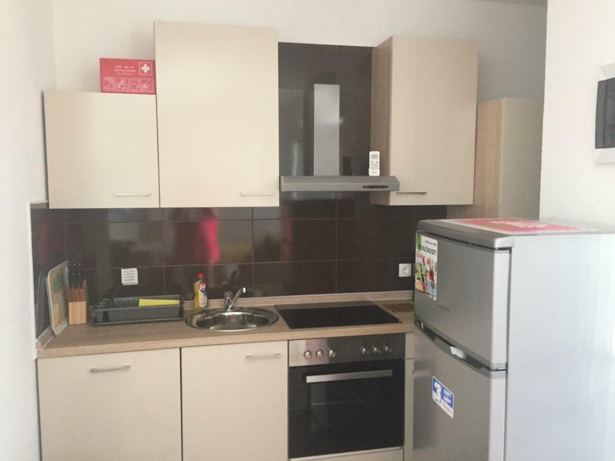 Santoni Apartment Vir Luaran gambar